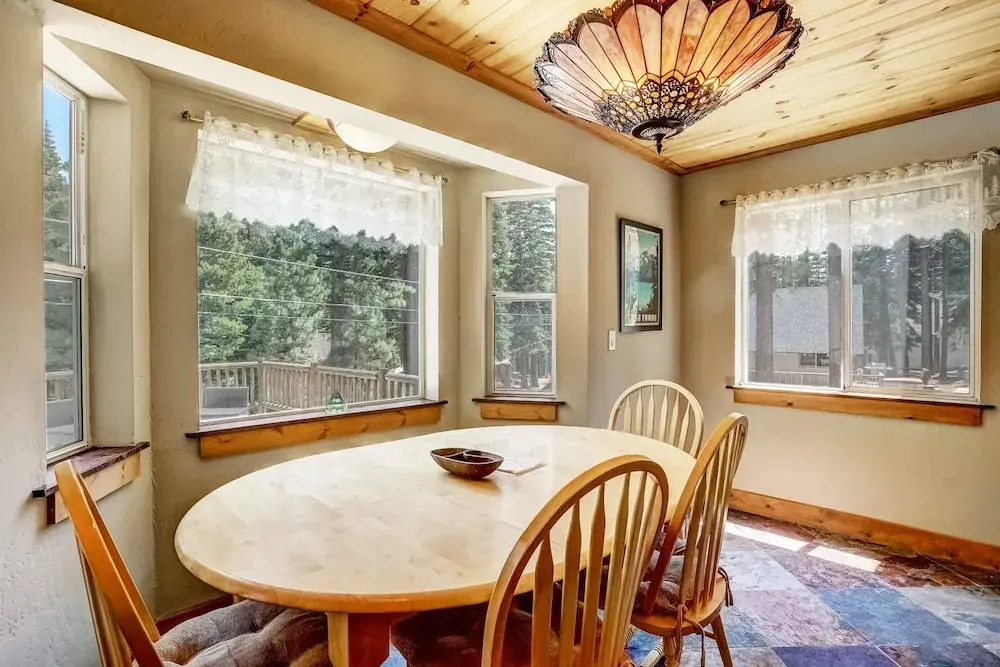 Bear Pause 4BR Large Deck & Balcony