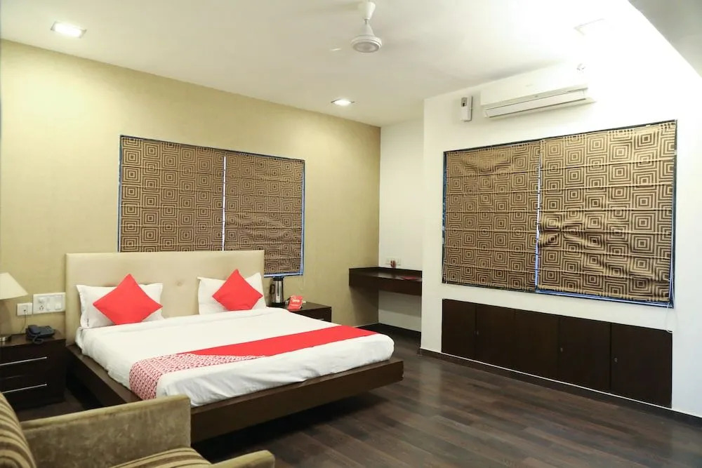 OYO 26499 Check Inn Service Apartment