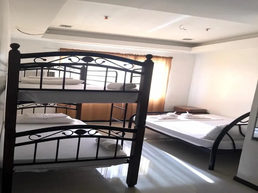 OYO 921 Sorrento Hotel And Resort