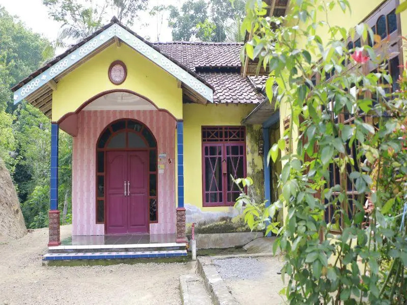 IS Homestay