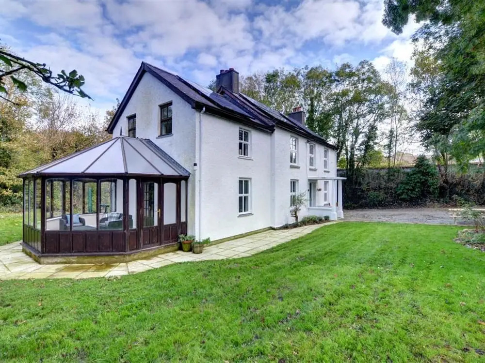 Restful Holiday Home in Glandwr near River