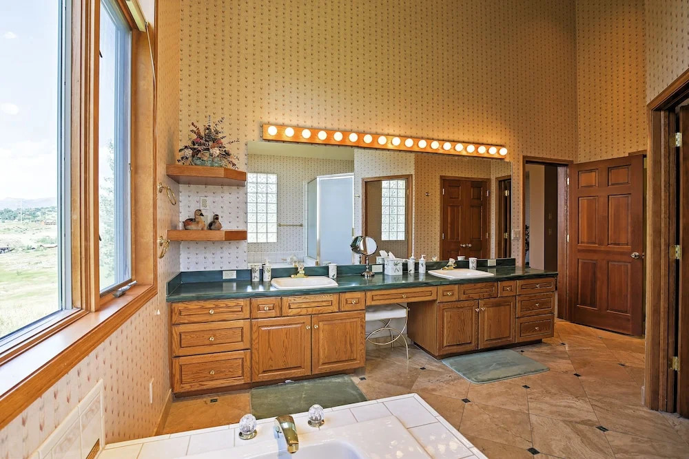 Spacious Home W/mtn Views, 2Mi to Steamboat Resort