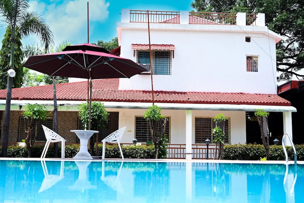 TGI Insignia Resort & Villa's