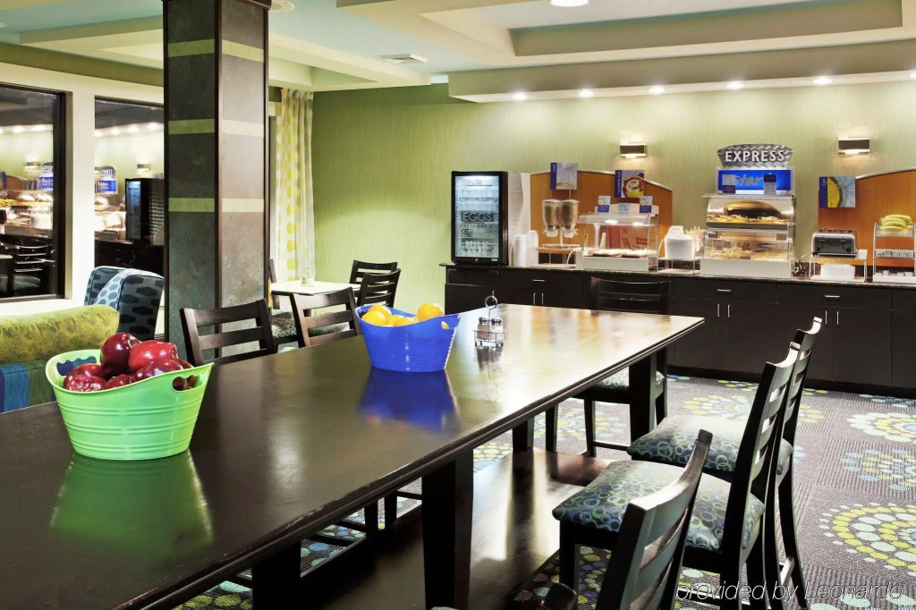Holiday Inn Express Hotel & Suites Salem by IHG