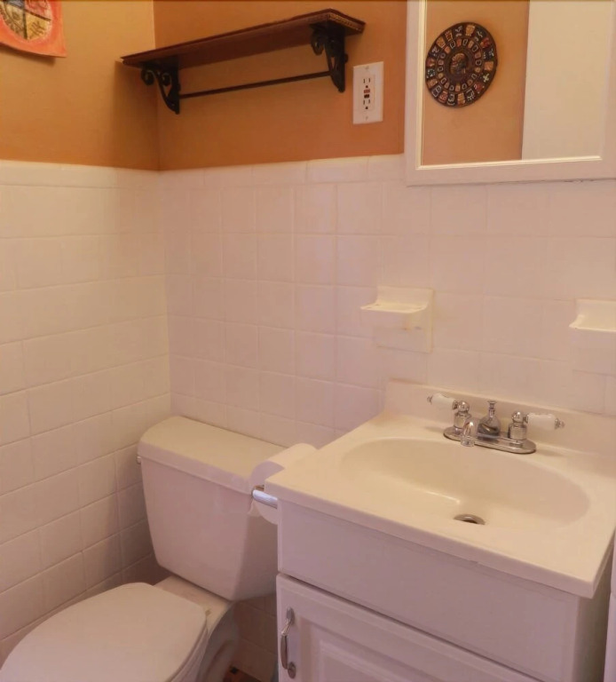 Lake Breeze 3/2.5 for 8 Large Pool Great Location