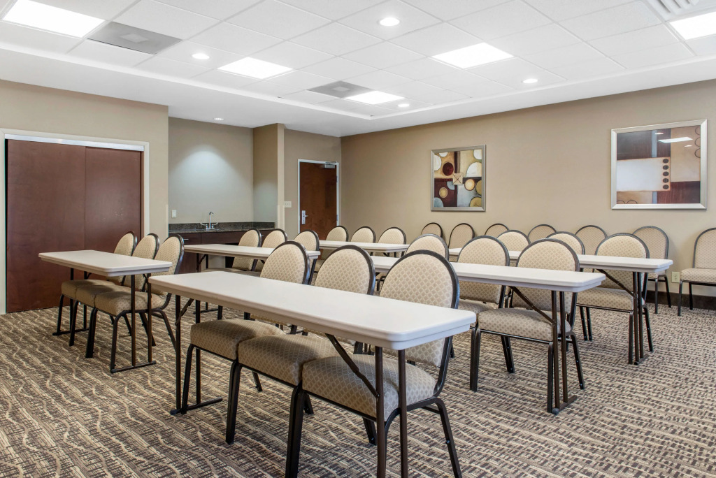 Comfort Inn & Suites Porter near Indiana Dunes