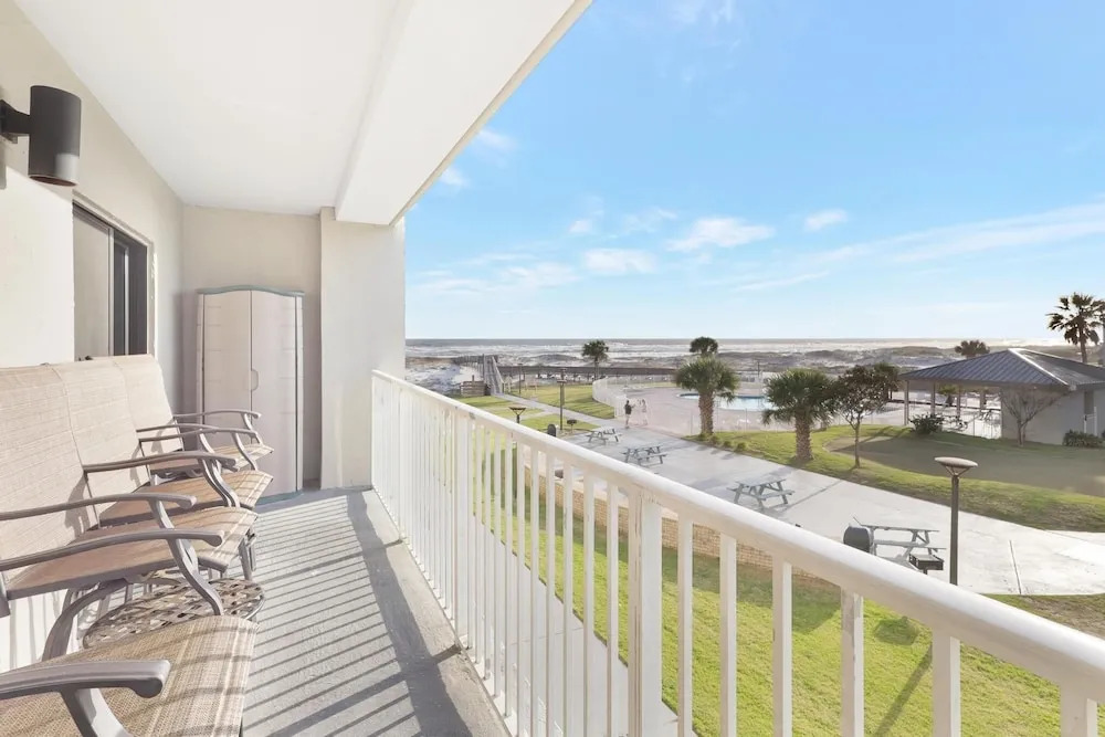 Royal Gulf Beach & Racquet Club 5110 2 Bedroom Condo by Redawning