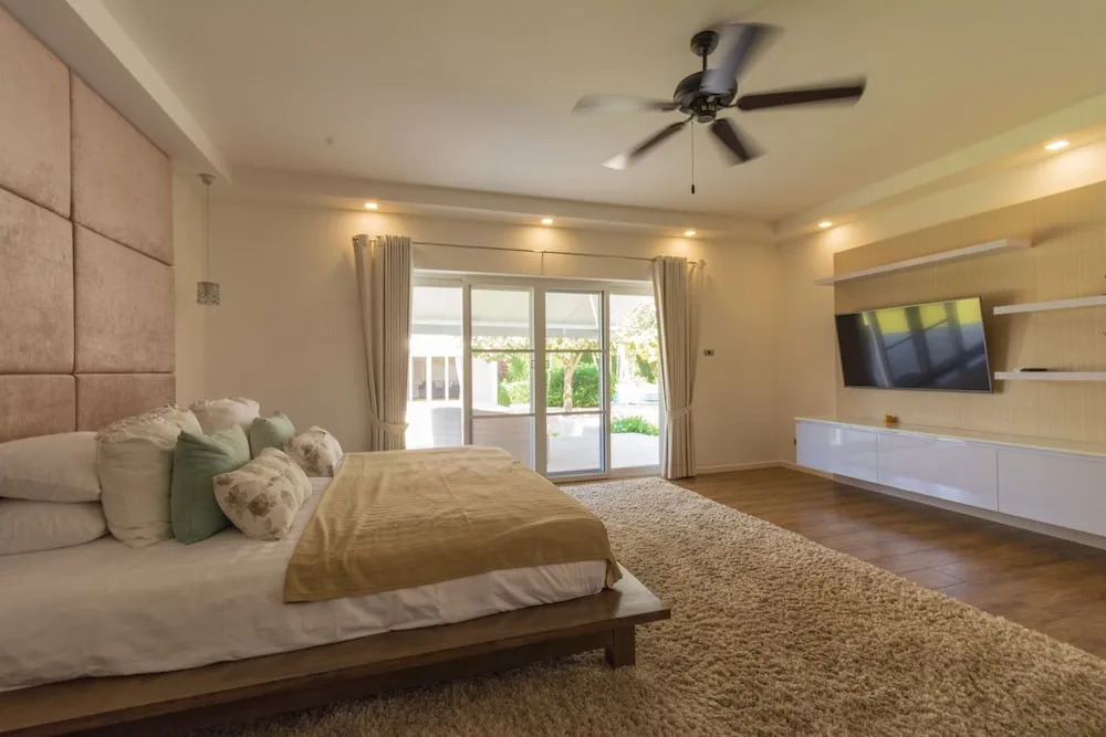 Luxury 5 Bedroom Pool Villa Amrahs