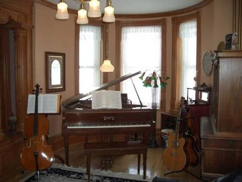 Au Petit Chateau