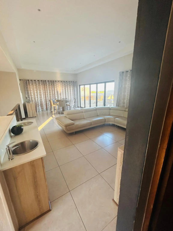 Bluewave Villa at 944 Kota