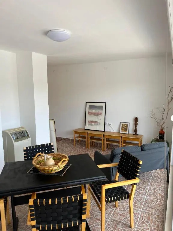 Small, 2 bedroom house, 50 m from the sea