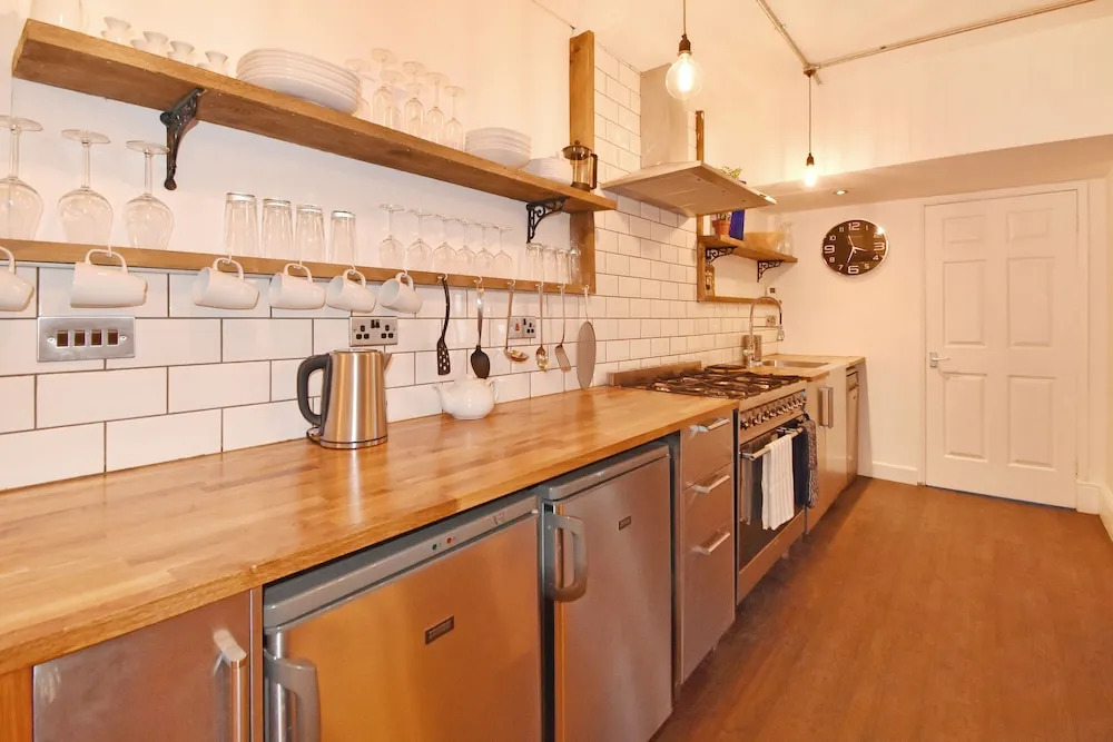 Clarendon Apartment