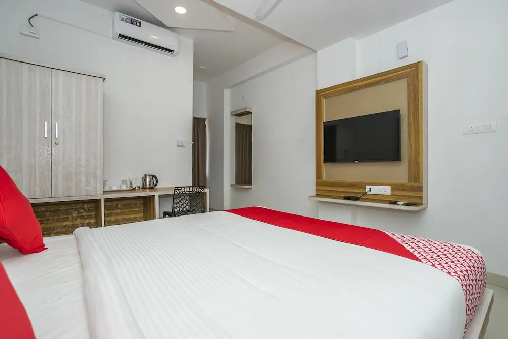 Oyo 37397 Hotel Dhruv Palace