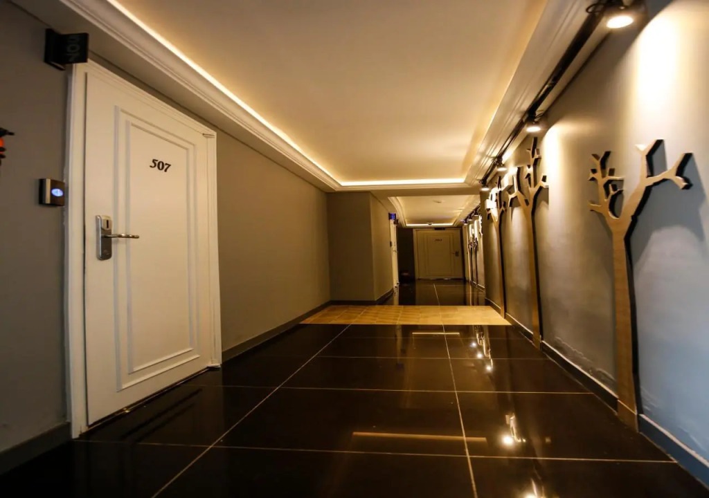 Hotel Story