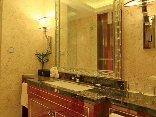 Hubing Spring Season Hotel