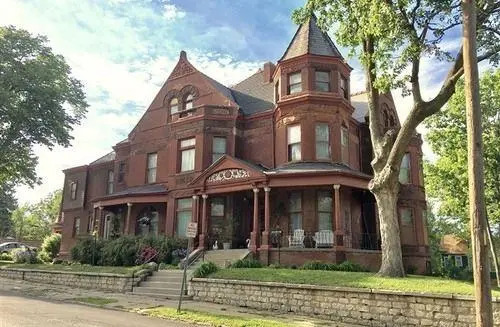 Vineyard Mansion B&B