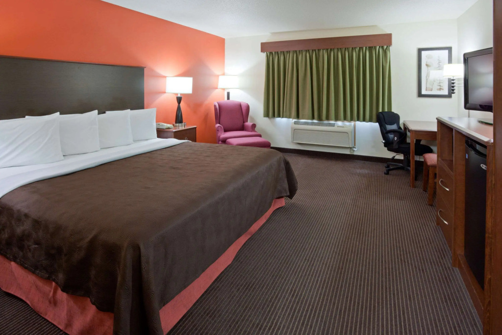 AmericInn by Wyndham Coon Rapids