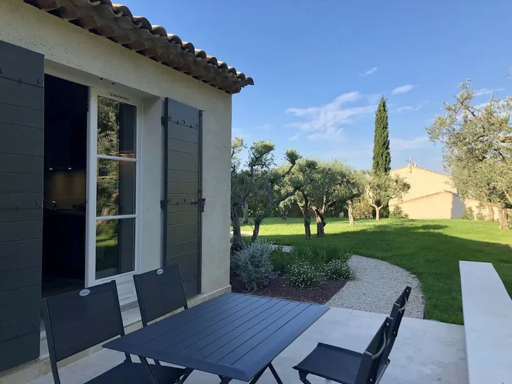 Beautiful Villa With Pool Near St.remy-de-provence