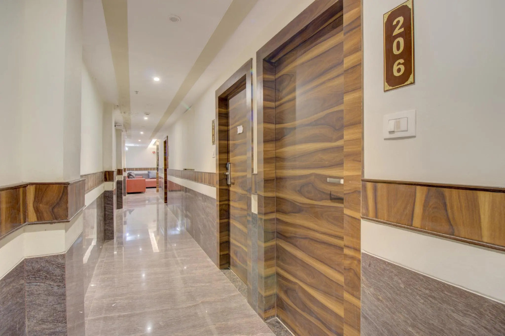 OYO 73944 Hotel Hometown