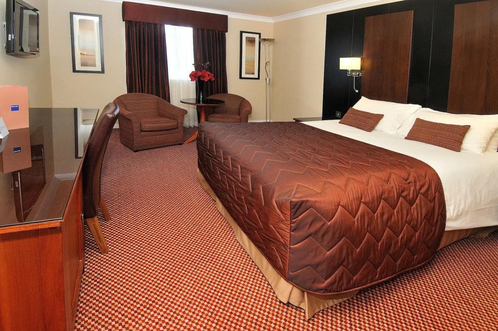 Stirling Highland Hotel- Part of the Cairn Collection