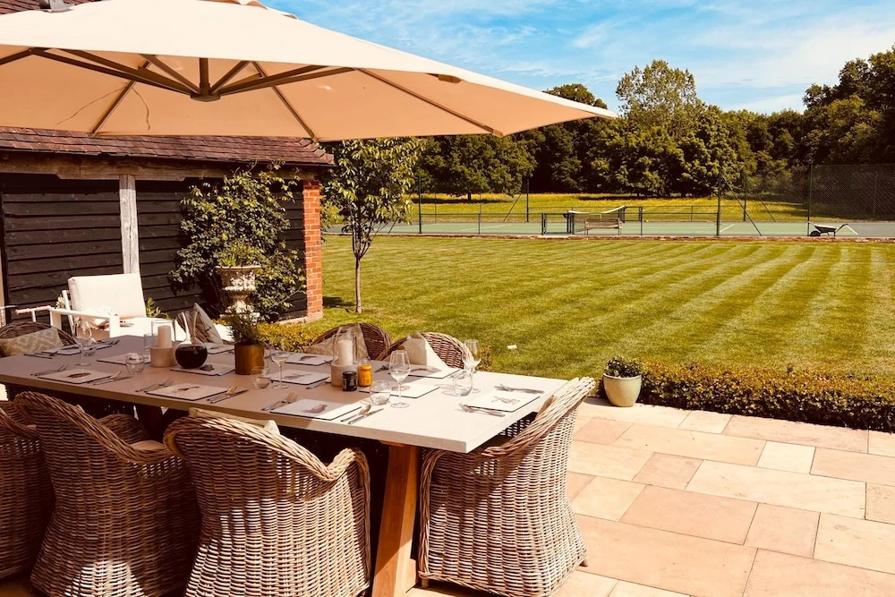 Stunning 6-bed Country House With Heated Pool