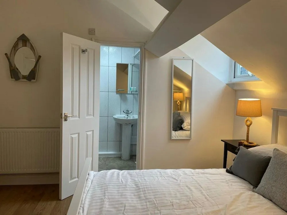 CityStays Rooms with Free Parking