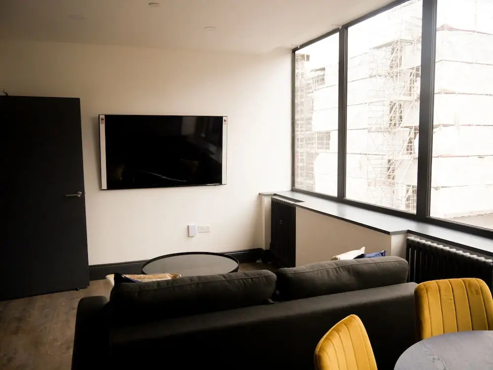 New Oxford House Apartments By Happy Days