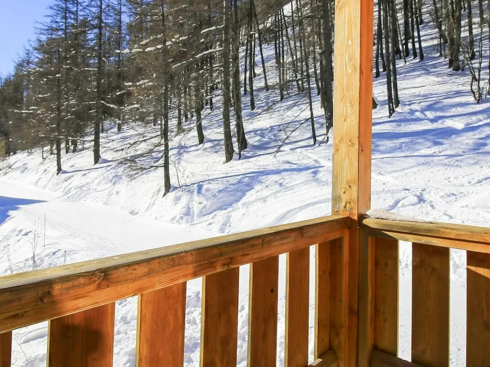 Duplex Apartment for 9 in La Foux Dallos