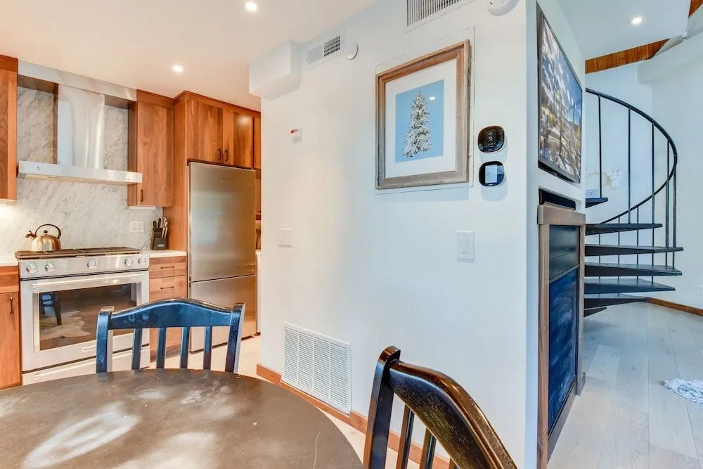 Tahoe Keys Contemporary