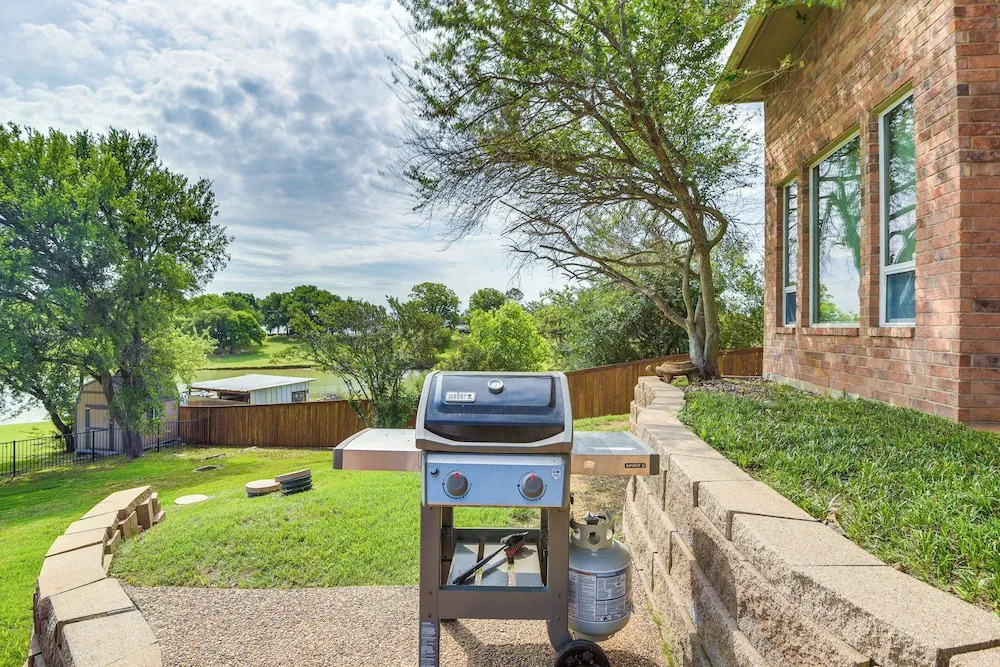 Poolside Fun! Private Lakefront Little Elm Escape