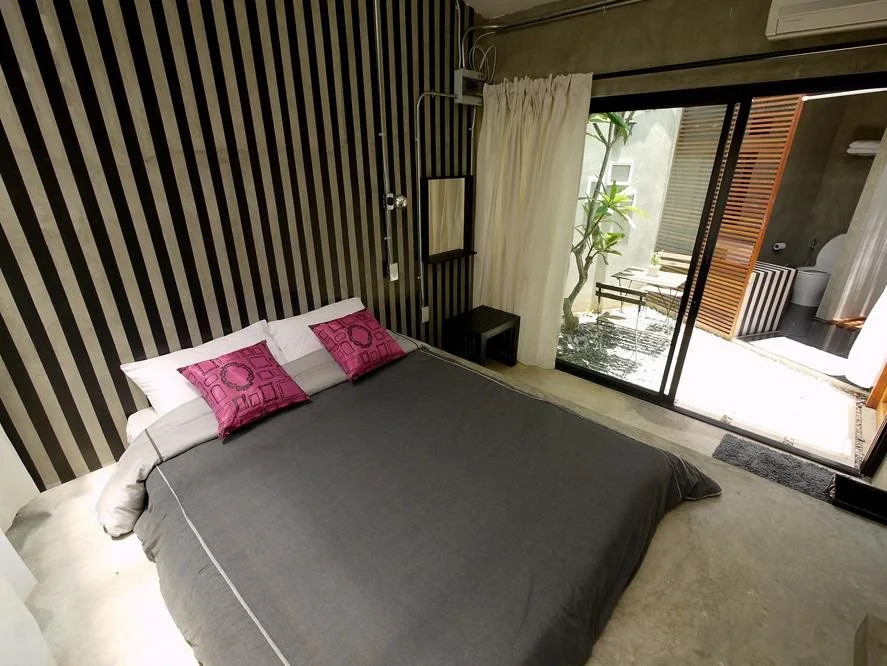 PAUSE Resort & Bar