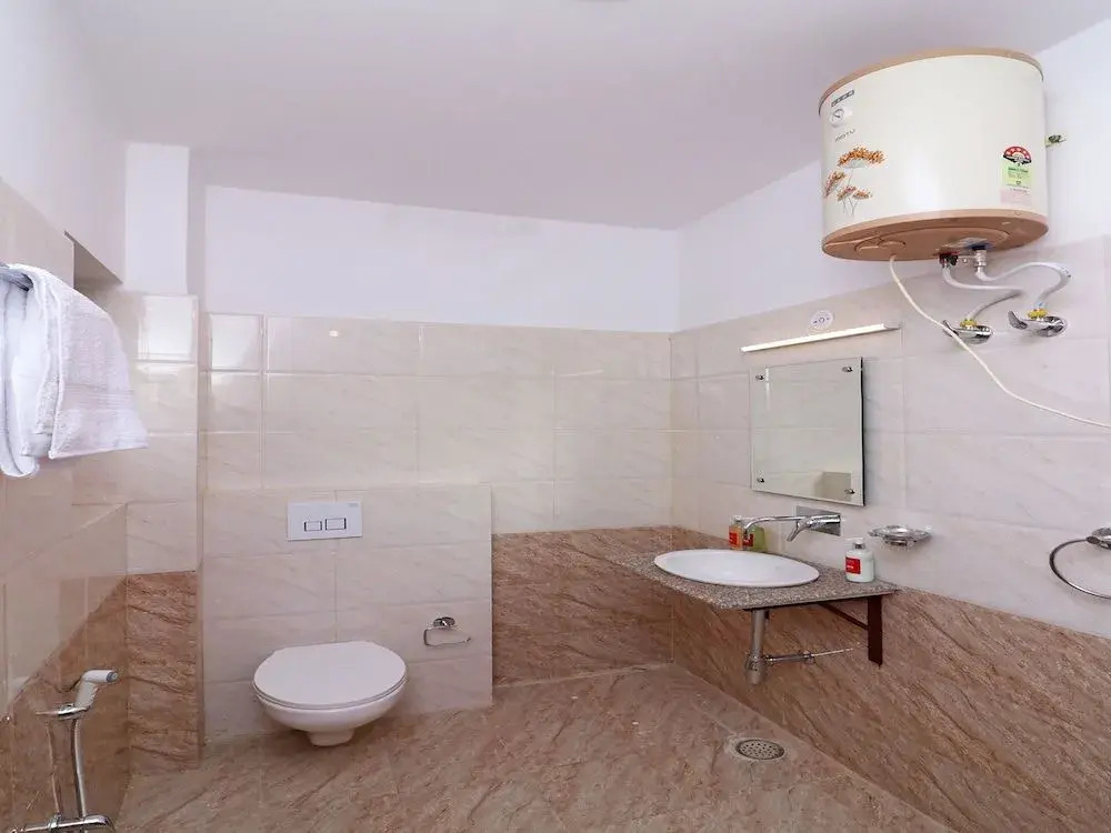 OYO Flagship 27925 Kotra House Gomtinagar