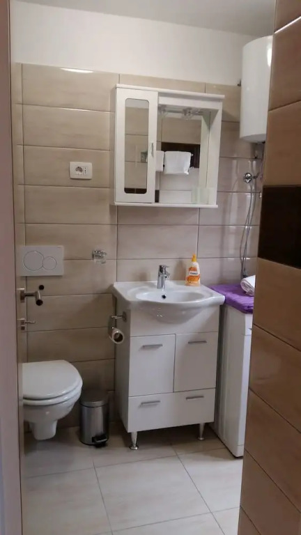 Room Tina