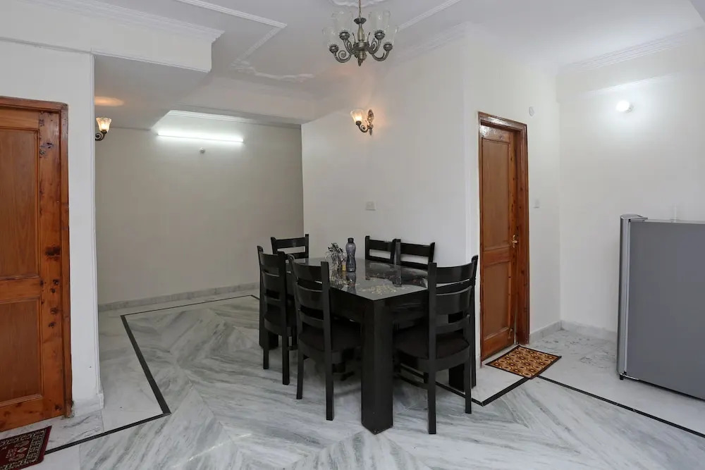 OYO 9102 Home Cozy 3BHK Near Mall Road