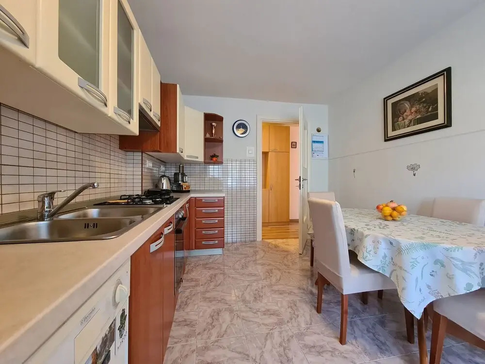 Apartment 1389