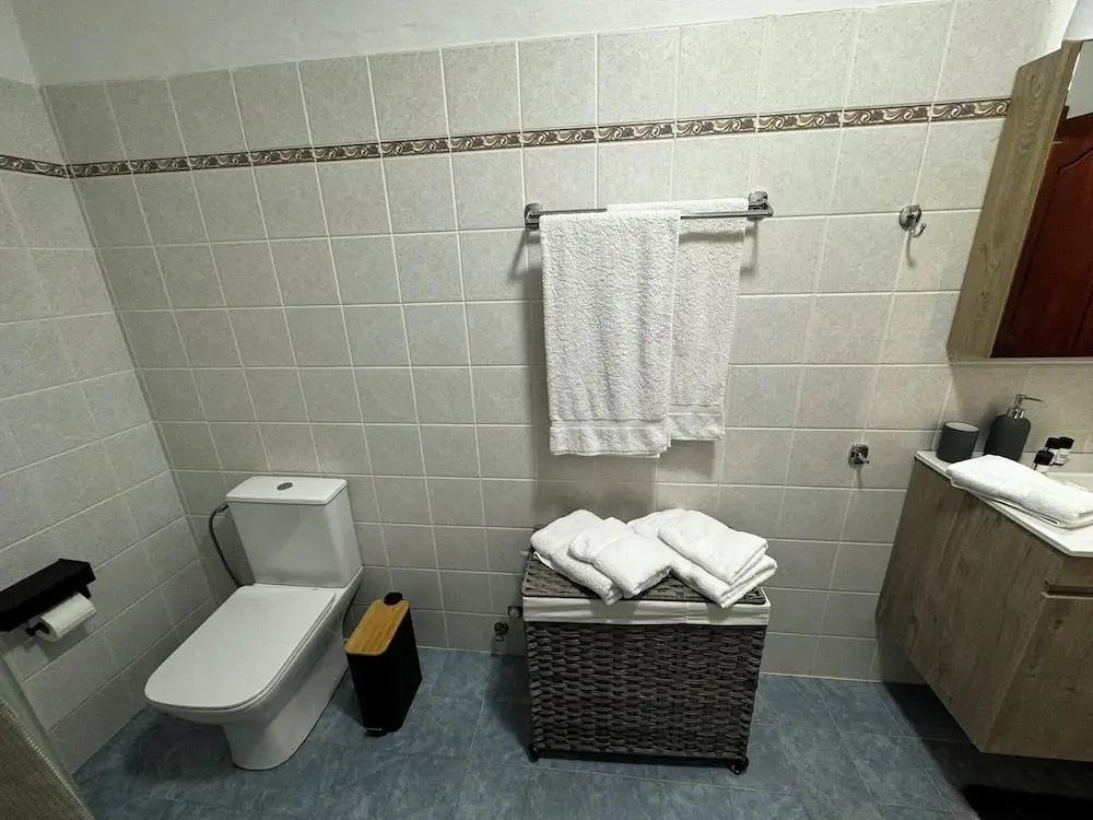 Skiathos Center Stylish 2 Bd w Balcony