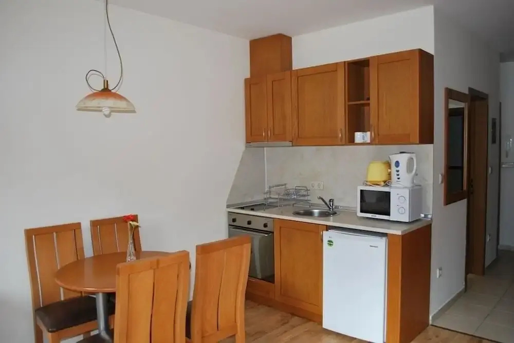 PM Services Royal Plaza Apartments