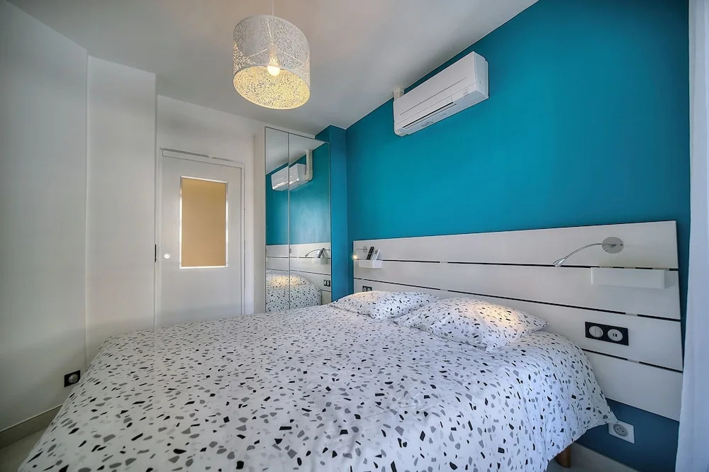 2 Pieces Moderne 300 m Plages Croisette A1b238