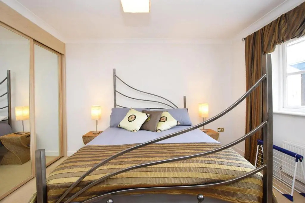 Luxury top Floor 2BD Apartment Apsley