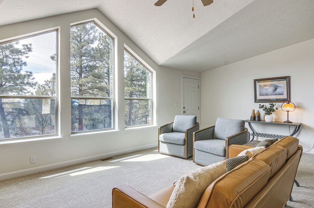 Secluded Boulder House - Next to National Forests!