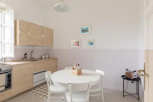 Iflat Sunny And Colorful Esquilino Apartment