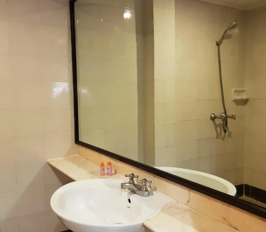 Studio Sukhumvit 18 by iCheck inn