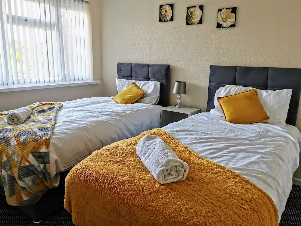3bed Full House - Free Parking - Family Friendly!