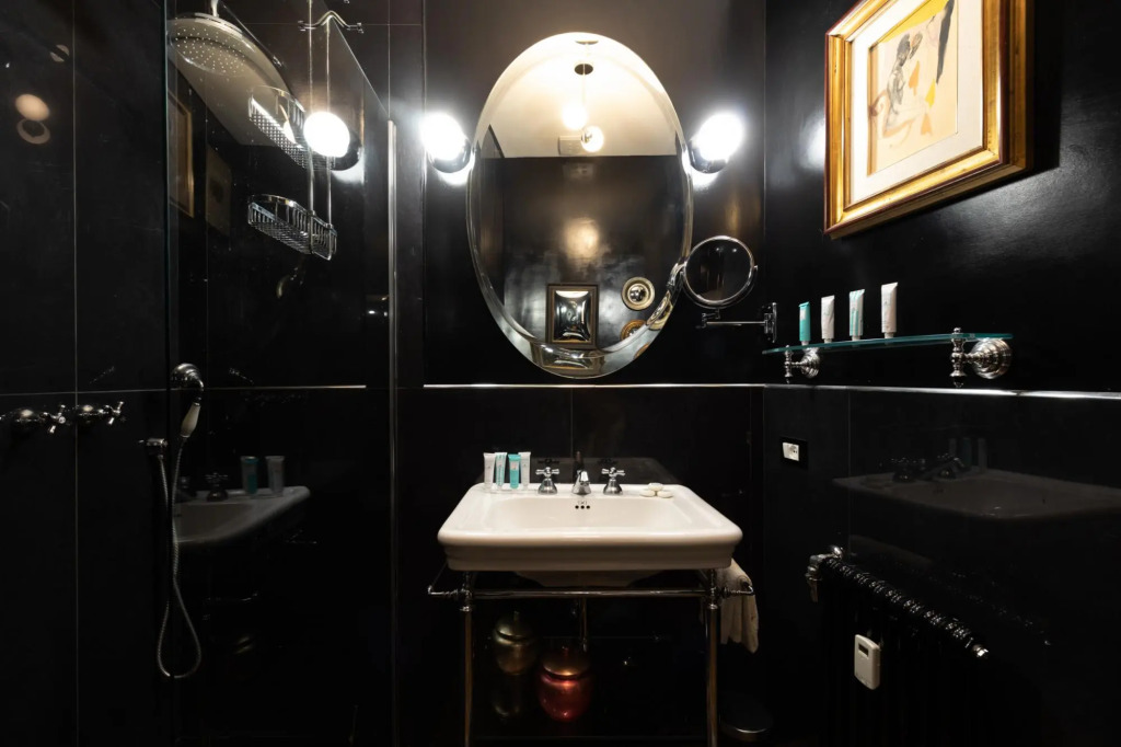 Chic And Style In Historical Via Giulia