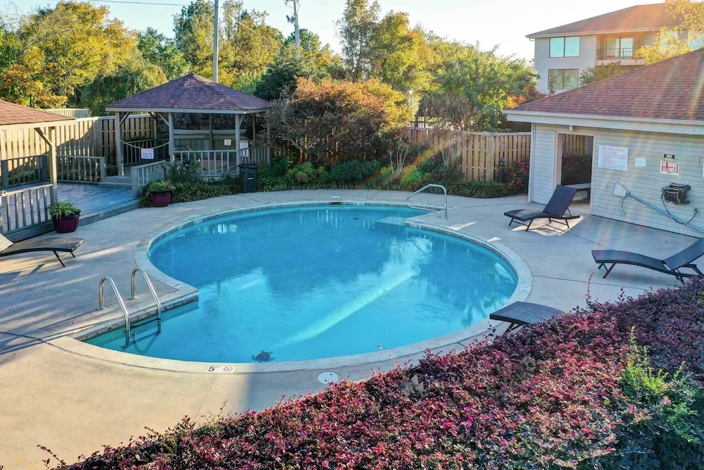 Beautiful Hot Springs Condo w/ Lake Hamilton Views