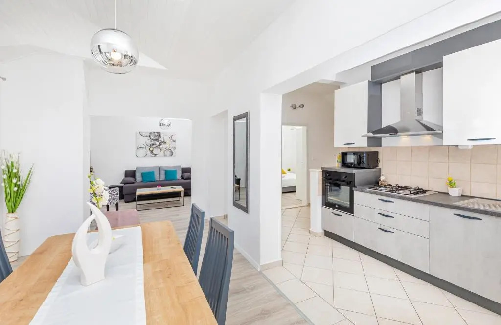 Apartment 24