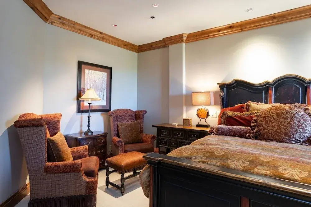 Grand Lodge - Three Bedroom #301 - Ski-in/ski-out 3 Condo