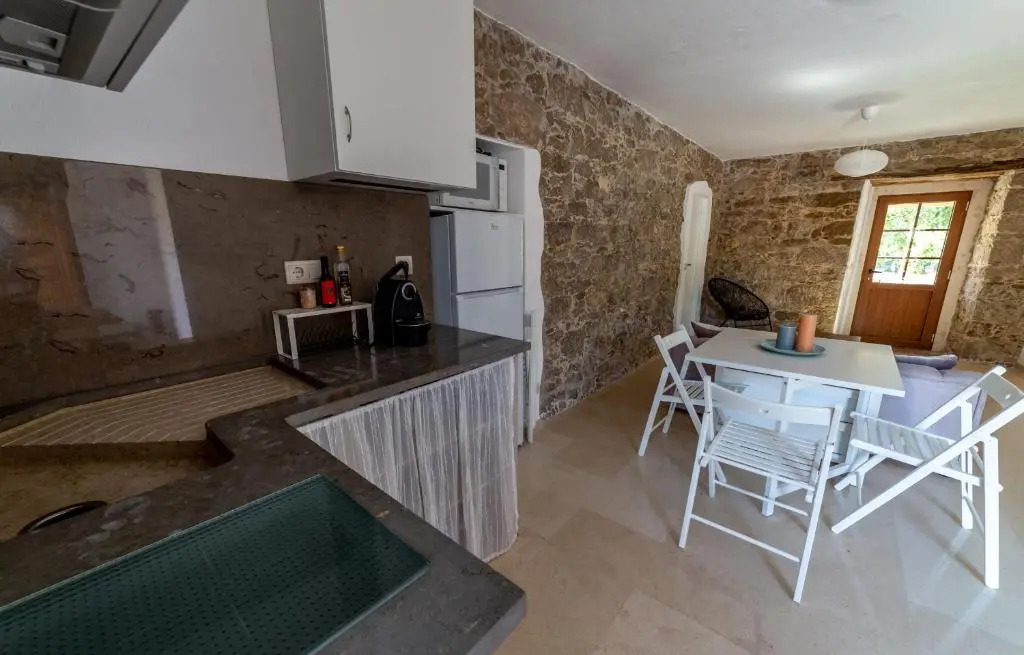 Casal das Fontainhas- Country Farmhouse with Pool