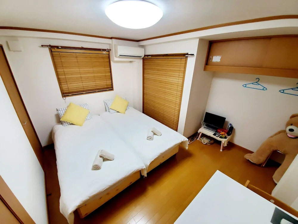 Hosei Apartment 201