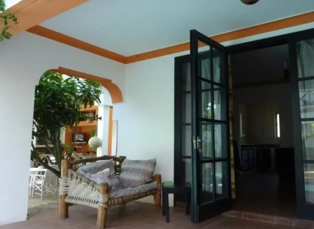 Wayside Beach Apartments